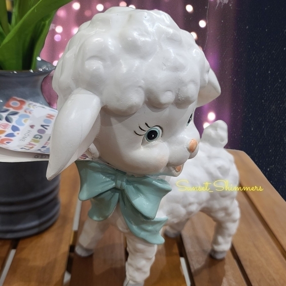 Adorable Retro Vintage Style Easter Lamb Figurine Tabletop Decor New - Picture 2 of 8